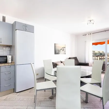 Bright & Elegant Duplex With Terrace And Pool, Just Steps From Puerto Colon Lägenhet *