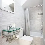 Διαμέρισμα Bright & Elegant Duplex With Terrace And Pool, Just Steps From Puerto Colon *