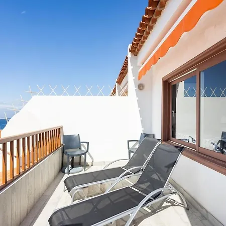 Bright & Elegant Duplex With Terrace And Pool, Just Steps From Puerto Colon Daire