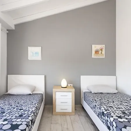 Apartment Bright & Elegant Duplex With Terrace And Pool, Just Steps From Puerto Colon Costa Adeje (Tenerife)