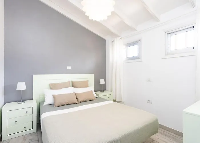 Appartement Bright & Elegant Duplex With Terrace And Pool, Just Steps From Puerto Colon